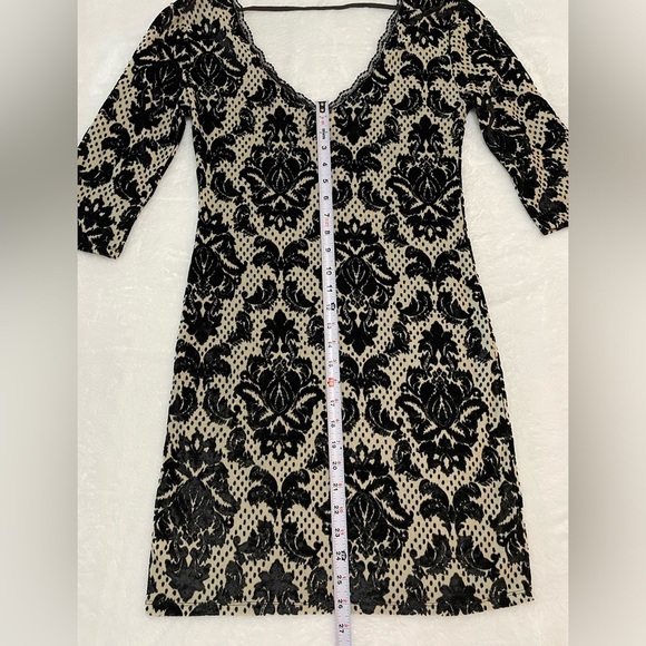 Free People Dress Medium Sexy V Neck and Back Flattering Soft Stylish Elegant - Picture 4 of 6